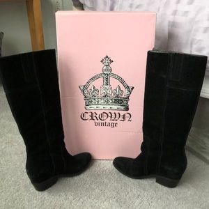Crown Vintage Western Style Suede boots